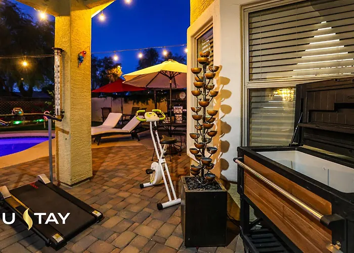 Holiday home No Fees! Civic Centre, Oasis & Open Kitchen *
